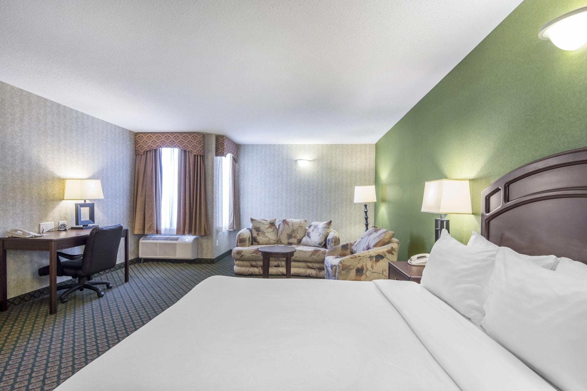 Clarion Hotel & Conference Centre Sherwood Park Exterior photo