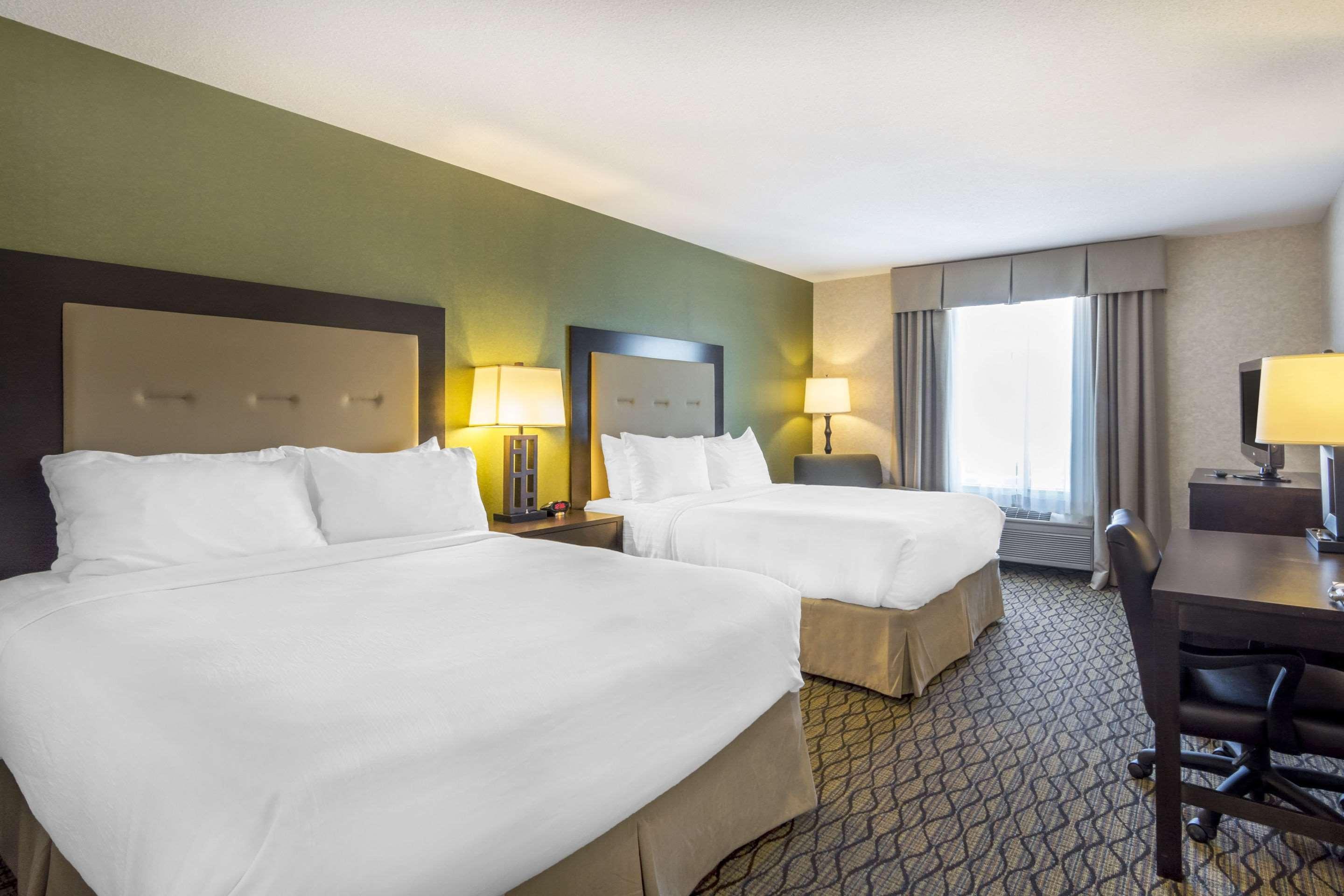 Clarion Hotel & Conference Centre Sherwood Park Exterior photo