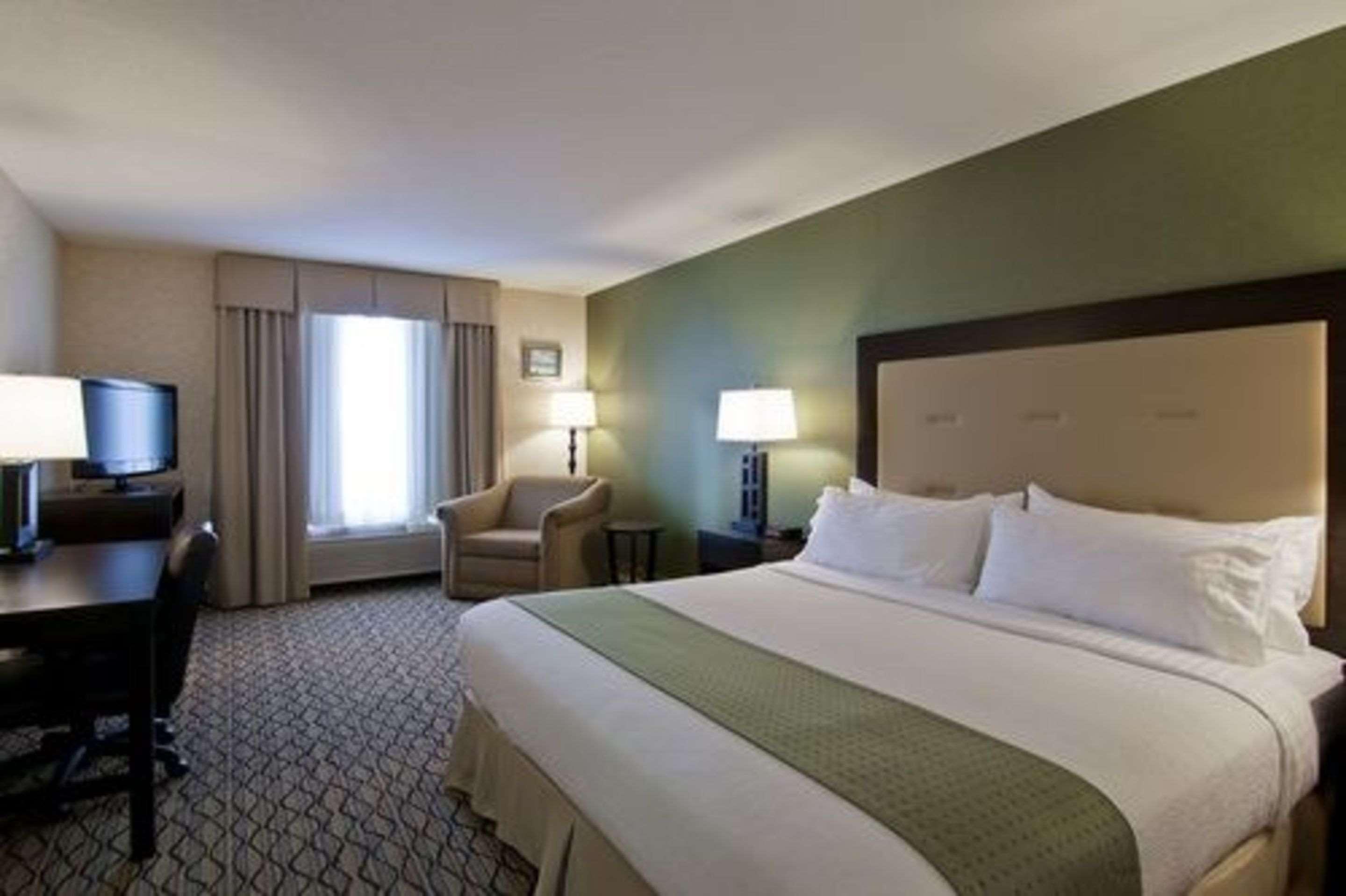 Clarion Hotel & Conference Centre Sherwood Park Exterior photo