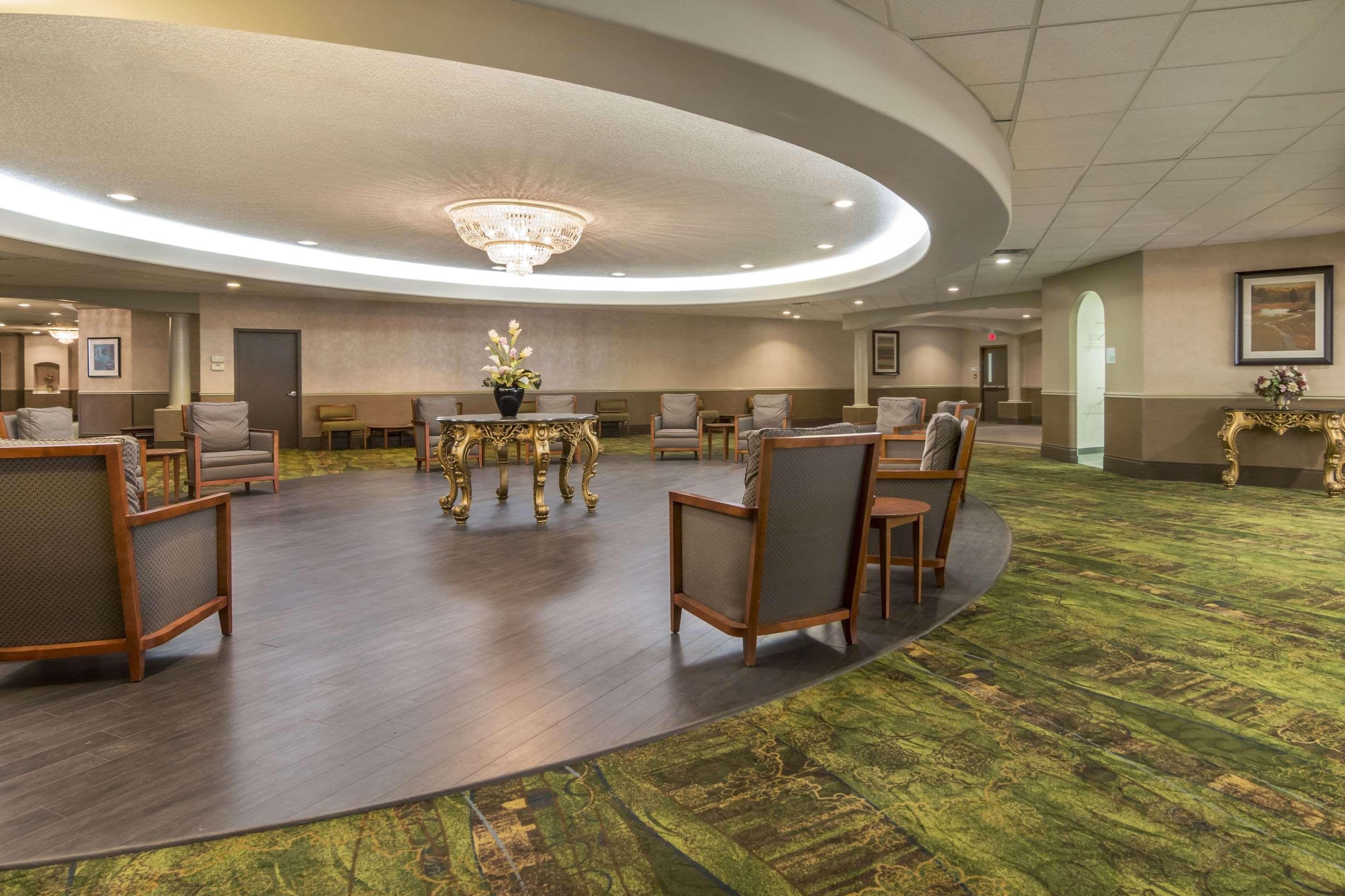 Clarion Hotel & Conference Centre Sherwood Park Exterior photo
