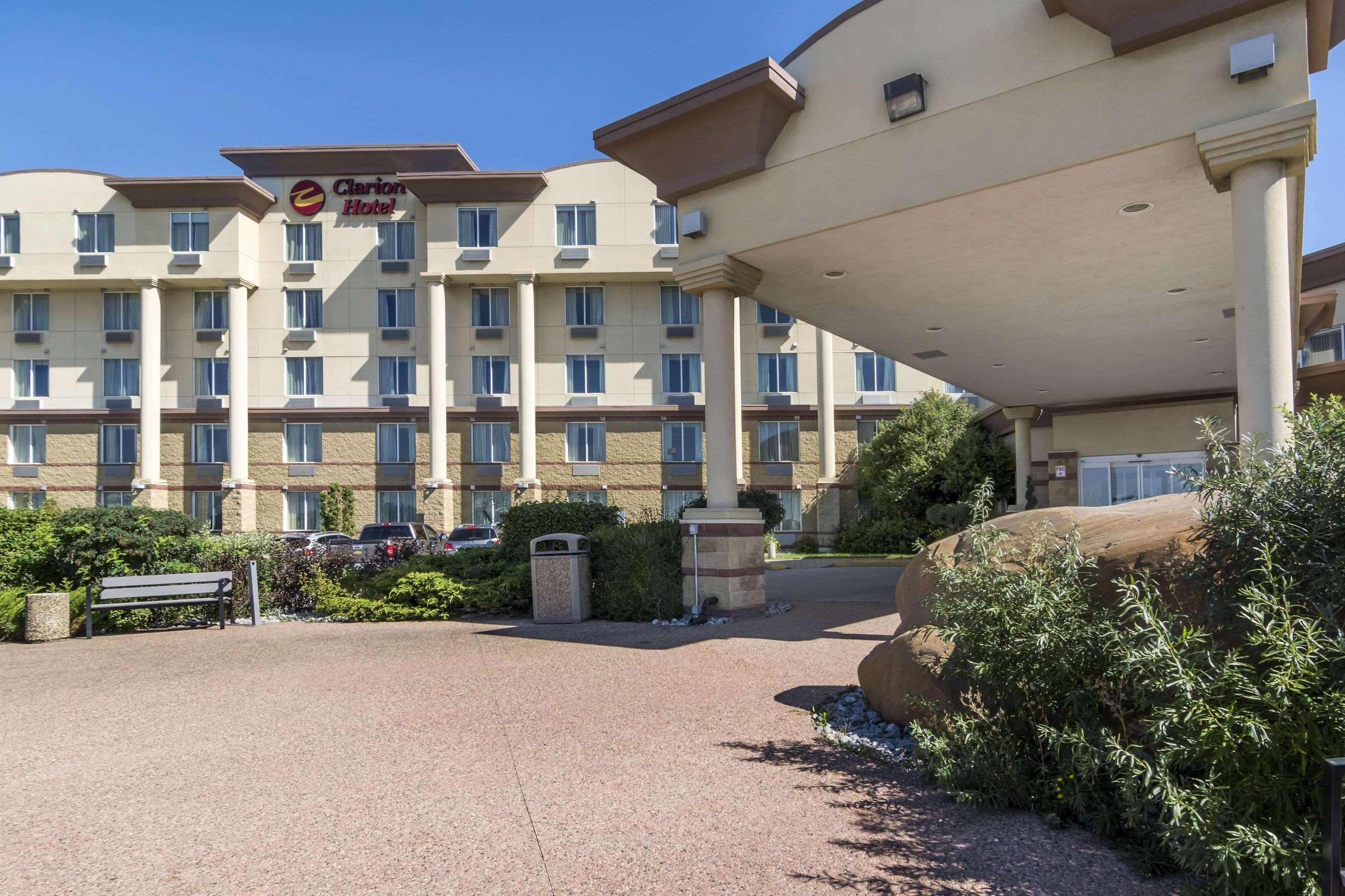 Clarion Hotel & Conference Centre Sherwood Park Exterior photo