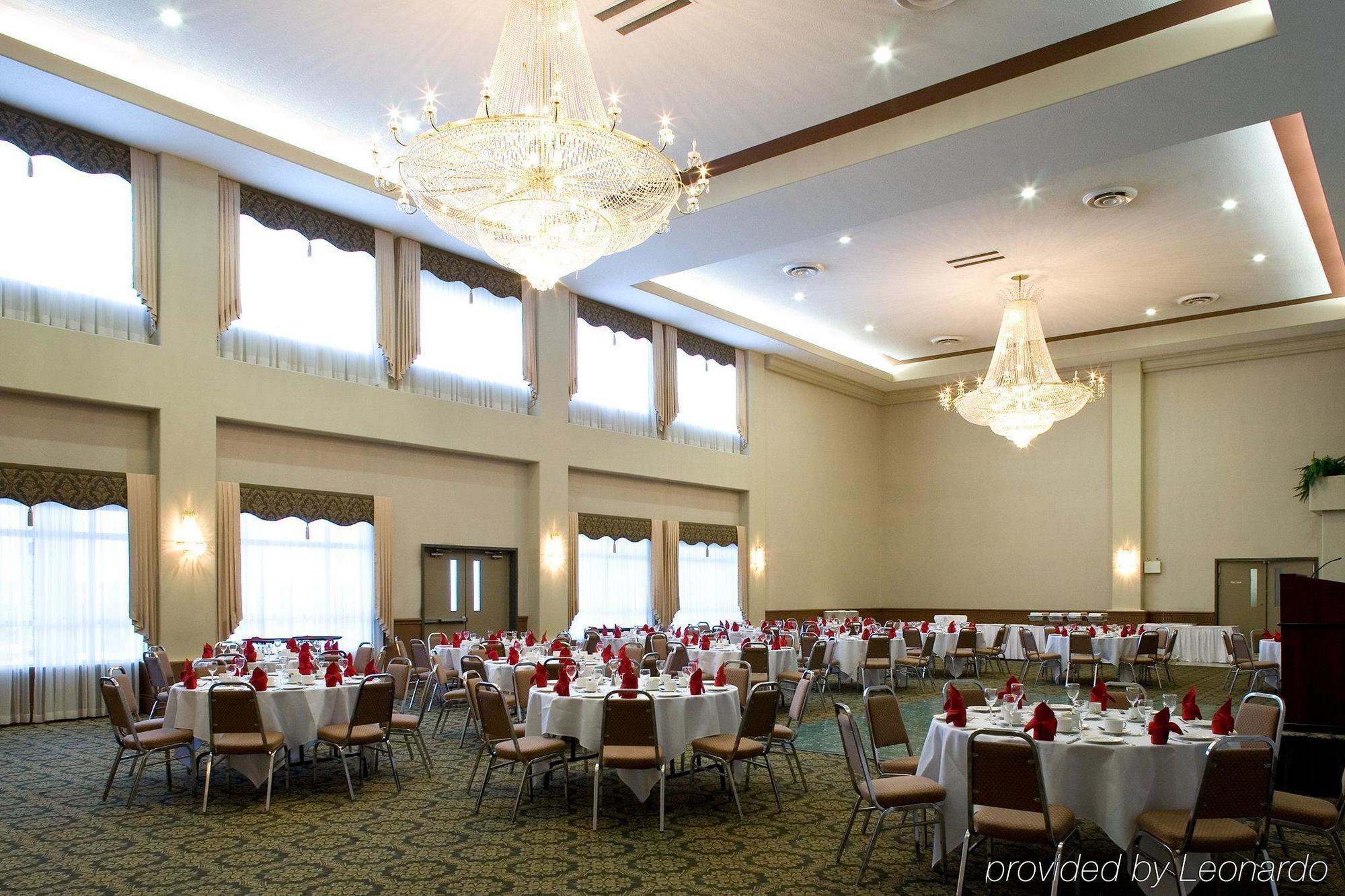 Clarion Hotel & Conference Centre Sherwood Park Restaurant photo