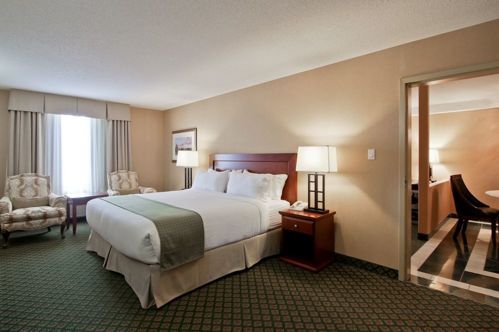 Clarion Hotel & Conference Centre Sherwood Park Exterior photo