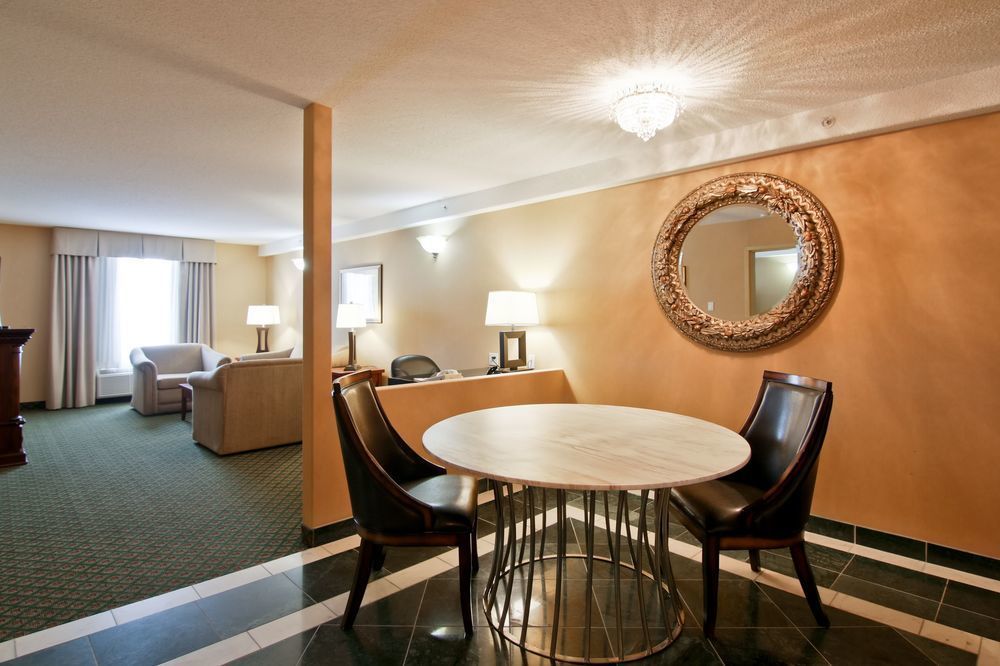 Clarion Hotel & Conference Centre Sherwood Park Exterior photo