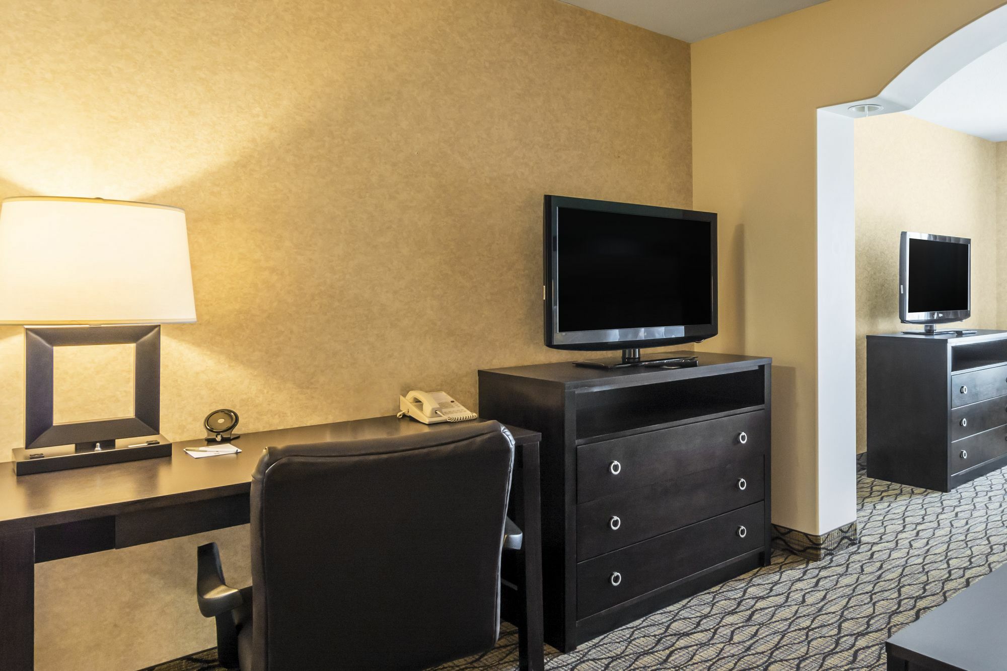 Clarion Hotel & Conference Centre Sherwood Park Exterior photo